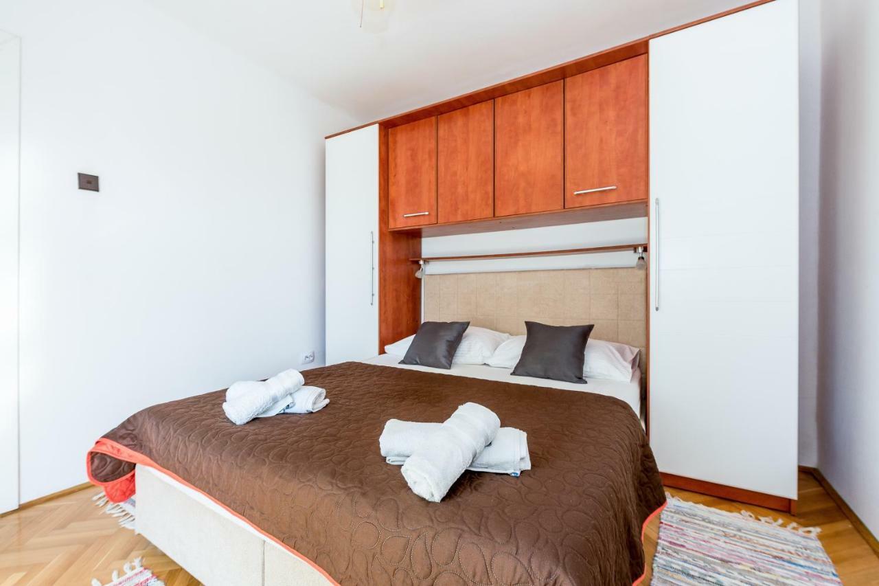 Luena Apartment Grebastica Luaran gambar